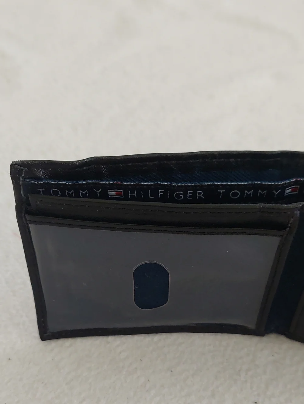 TOMMY HILFIGER Men's Passcase & Valet Wallet And ID Holder